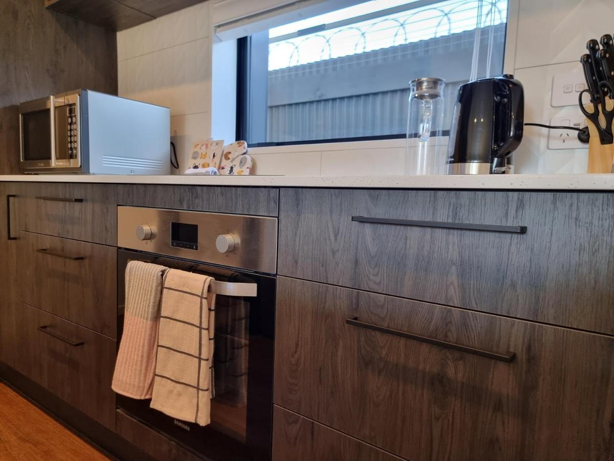 فيلا Addington Townhouse With Carpark 8Mins Walk To Hagley Park South كريستتشيرش المظهر الخارجي الصورة