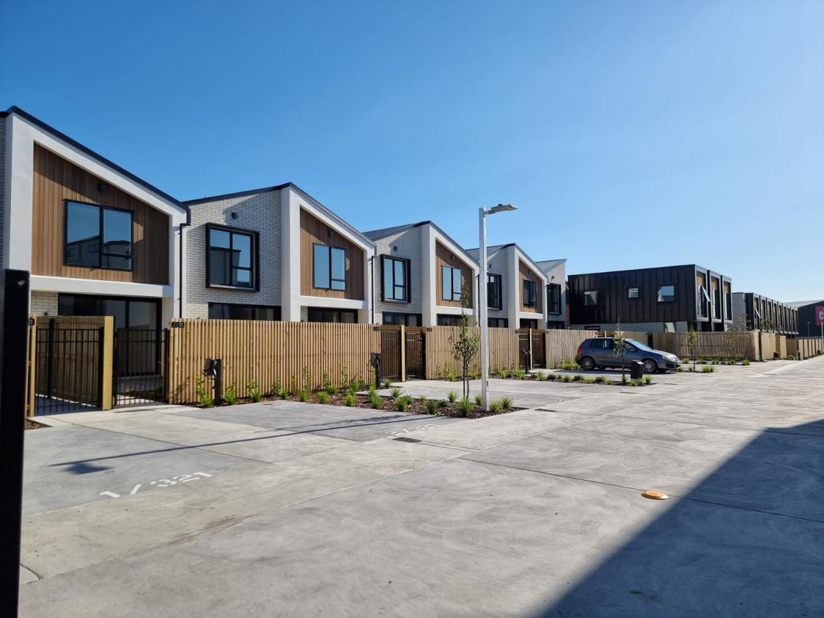 فيلا Addington Townhouse With Carpark 8Mins Walk To Hagley Park South كريستتشيرش المظهر الخارجي الصورة